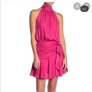 Sooo cute on! Can also fit a medium. Worn once!